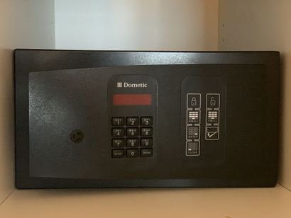 Small safe Dometic.

Height: 19 cm - Width:...