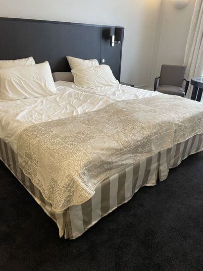 Two beds 

Size 100 x 200cm