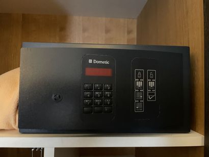 Small code safe with keyboard from DOMETIC...