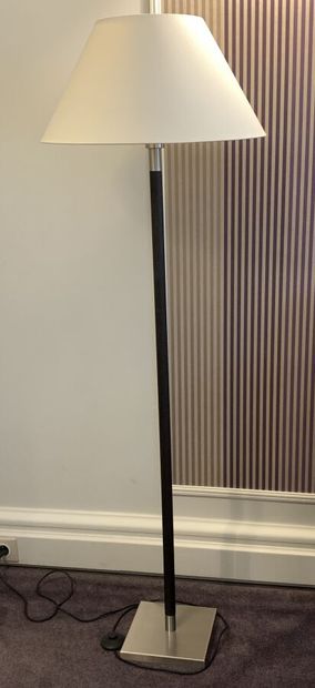 Floor lamp in dark stained wood and metal.

Height:...