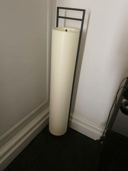 Lampe à structure métallique avec un abat-jour...