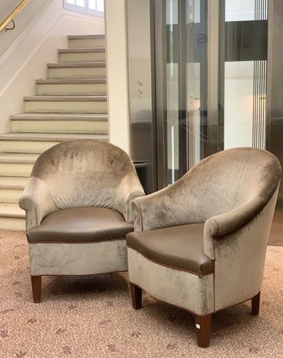 Paire de fauteuils crapaud, assise en tissu...