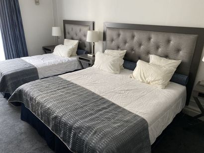 Ensemble de couchages comprenant : Lit-double...