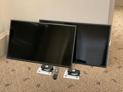 Deux téléviseurs écran plat SAMSUNG avec...