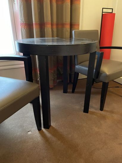Table ronde en bois, surface en mirroir teinté...