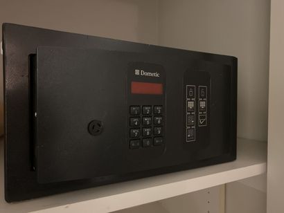 Petit coffre-fort à code à clavier de marque...