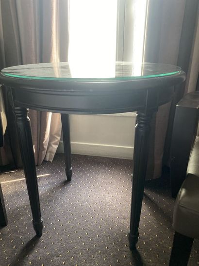 Table ronde en bois, surface en mirroir tinté...