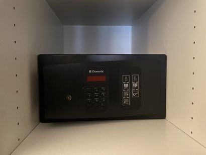 Petit coffre-fort à code à clavier de marque...