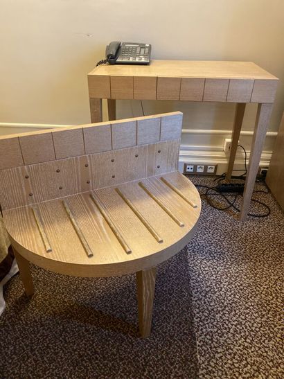 Ensemble de mobilier comprenant un petit...