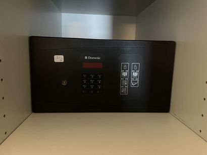Petit coffre-fort à code à clavier de marque...