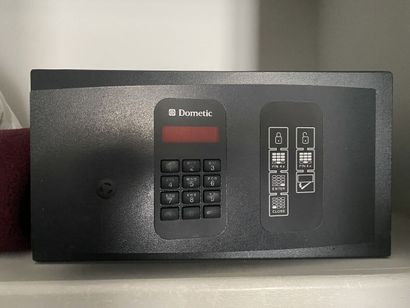 Petit coffre-fort à code à clavier de marque...