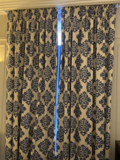Paire de rideaux à motif floral bleu sur...