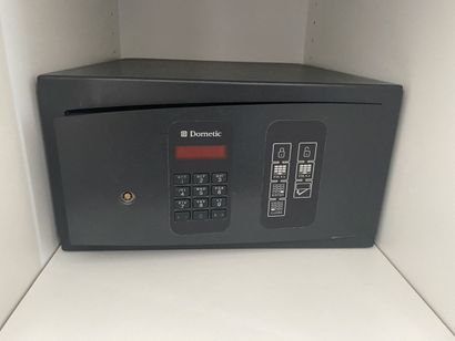 Small code safe with keyboard brand DOMETIC

Dimensions...