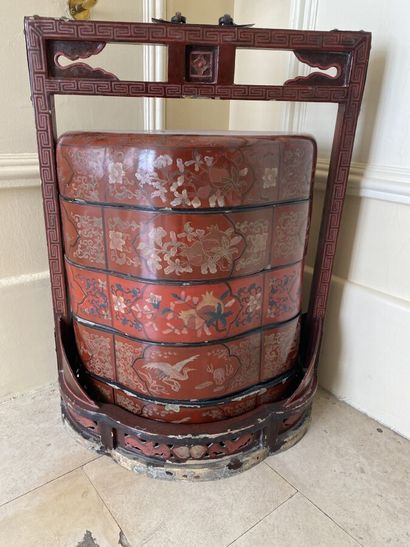 Large Chinese marriage basket in wood and...