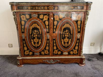 Piece of furniture with height of support...