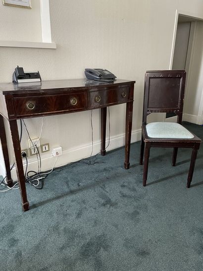 Louis XVI style desk 

We joined a comfortable...