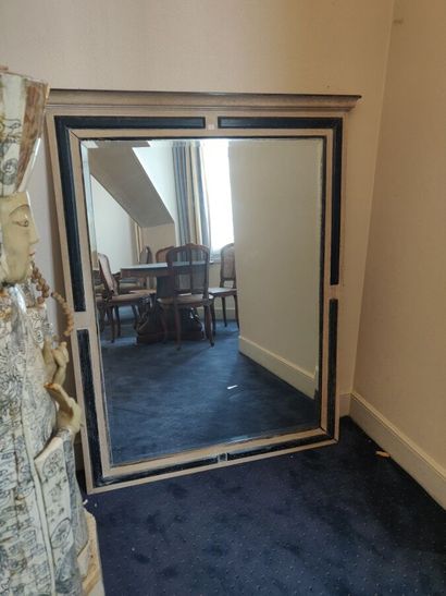 Mirror with wooden frame 

Dimensions :143...