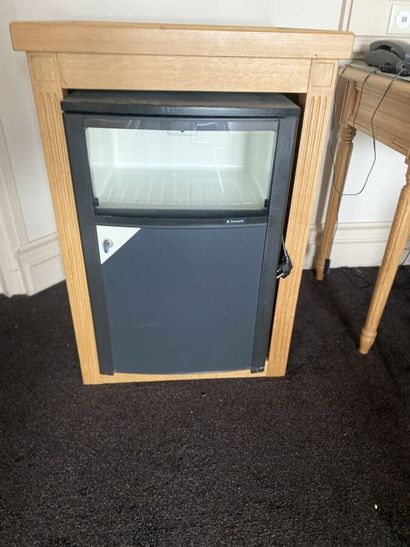 Piece of furniture mini-bar in clear wood...