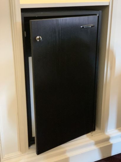 Mini bar (In the state, wear and accidents).

Height:...