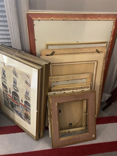 Lot of 11 gilded wood frames with framed...