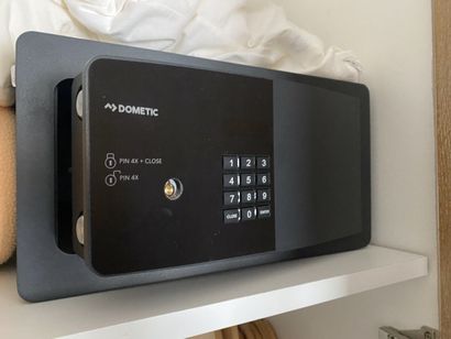 Small code safe with keyboard brand DOMETIC

Dimensions...