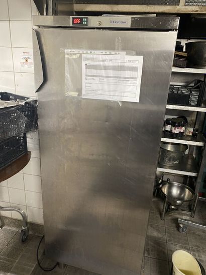 ELECTROLUX refrigerator 

Dimensions : 175,5...