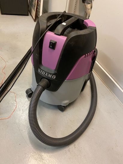 Vacuum cleaner SIDAMO

A second vacuum cleaner...