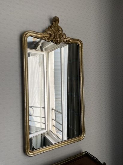 Lot including: four lamps, a mirror and a...