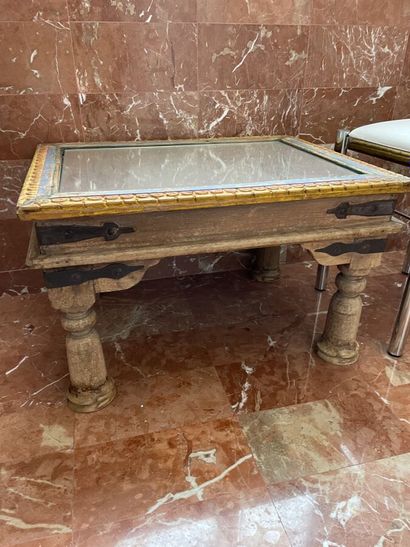 Indian chest in natural wood, inlaid with...