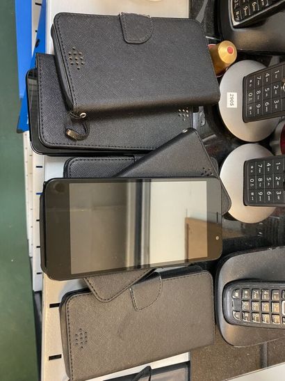 7 ARCOS cell phones