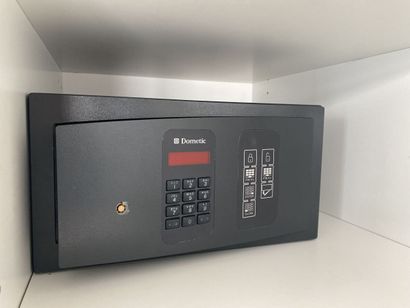 Small code safe with keyboard brand DOMETIC

Dimensions...
