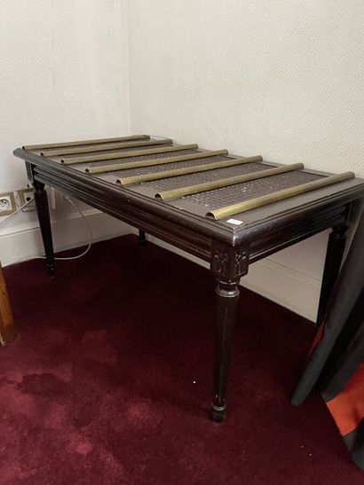 Louis XVI style suitcase holder 

Width :...