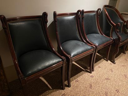 
Suite of three chairs in varnished wood...