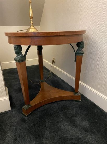 Pedestal table, cryatid head legs 

19th...