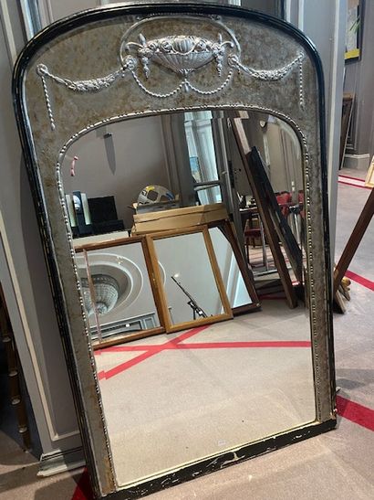 
Miroir de style Art Déco en bois peint argenté...