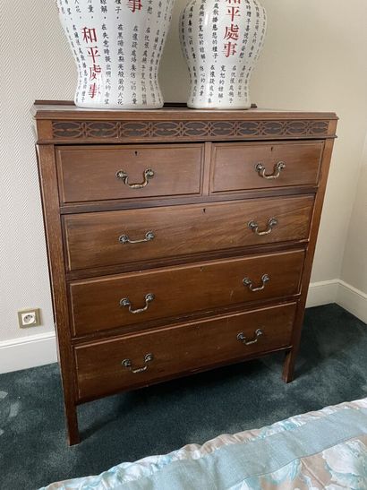 English chest of drawers in mahogany veneer...