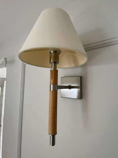 Pair of sconces in chromed metal and wood,...