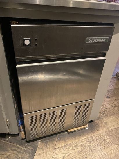 Stainless steel ice maker SCOTSMAN



Voluntary...