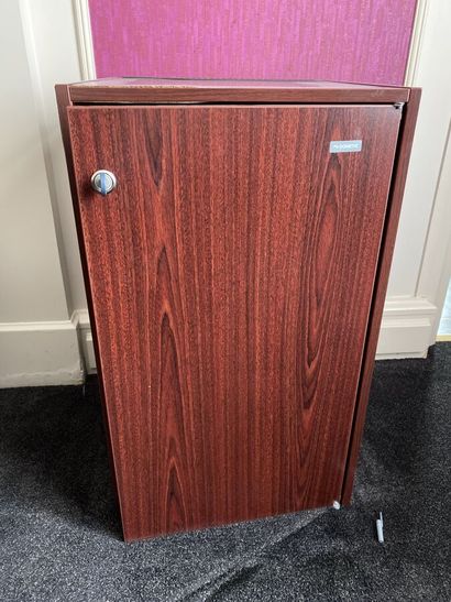 Mini-bar in melamine imitation wood containing...