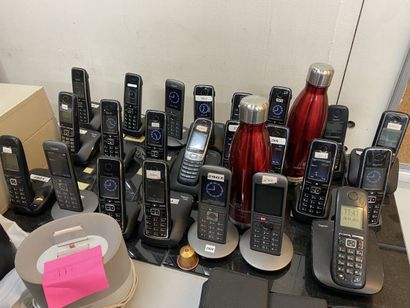 Set of 22 GIGASET wireless cell phones