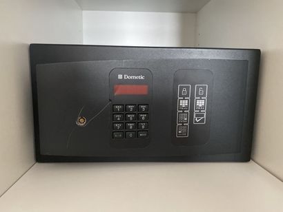 Small code safe with keyboard brand DOMETIC

Dimensions...
