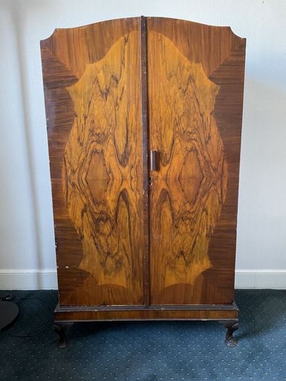 Small cabinet in veneer wood 

Dimensions...