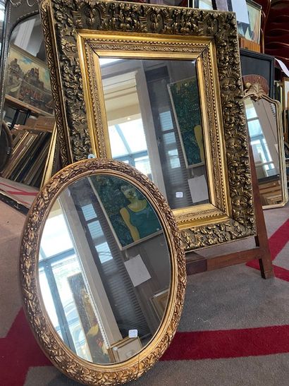 
Miroir en bois et stuc doré (manques et...