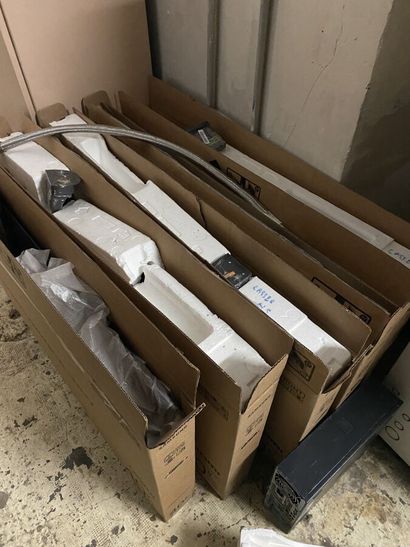 Nine SAMSUNG flat screen TVs (out of order,...