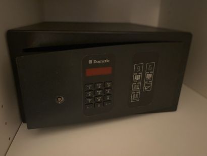 Small code safe with keyboard brand DOMETIC

Dimensions...