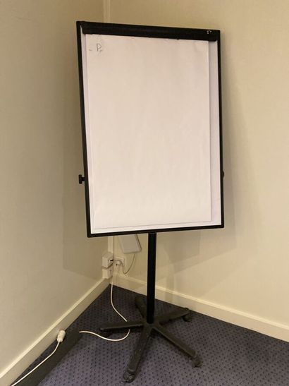 Megnetic flip chart on stand

Height : 186...