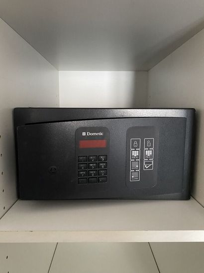 Small code safe with keyboard brand DOMETIC

Dimensions...