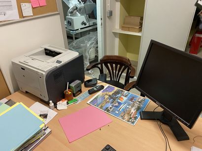 A micro computer Dell optiflex 3010

A printer...