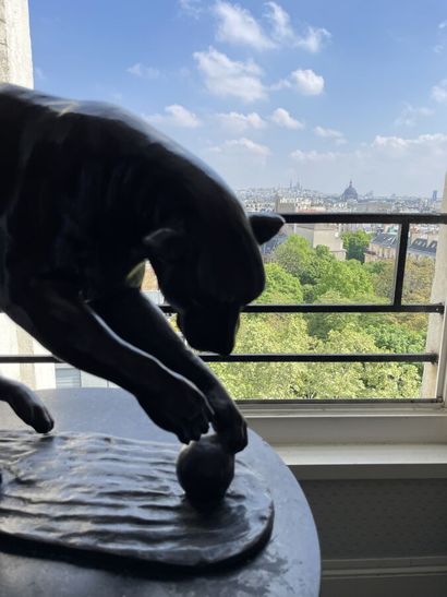 Panther playing with a ball 

Bronze, modern...