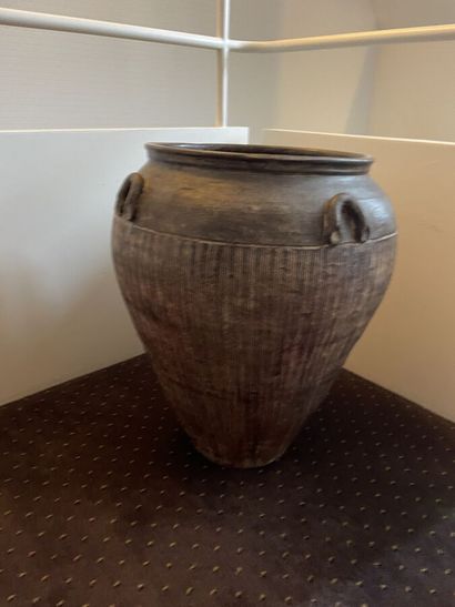 Lot including: an earthenware jar, an Indian...